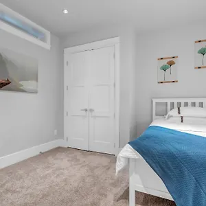 https://vancouver-west-cozy-retreat-by-elevate-rooms.vancouver-hotels-bc.net