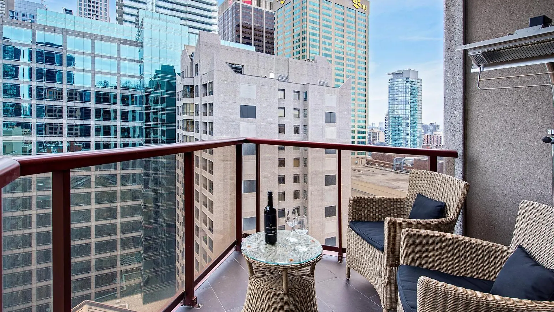 Sky Suites Yorkville Toronto Aparthotel