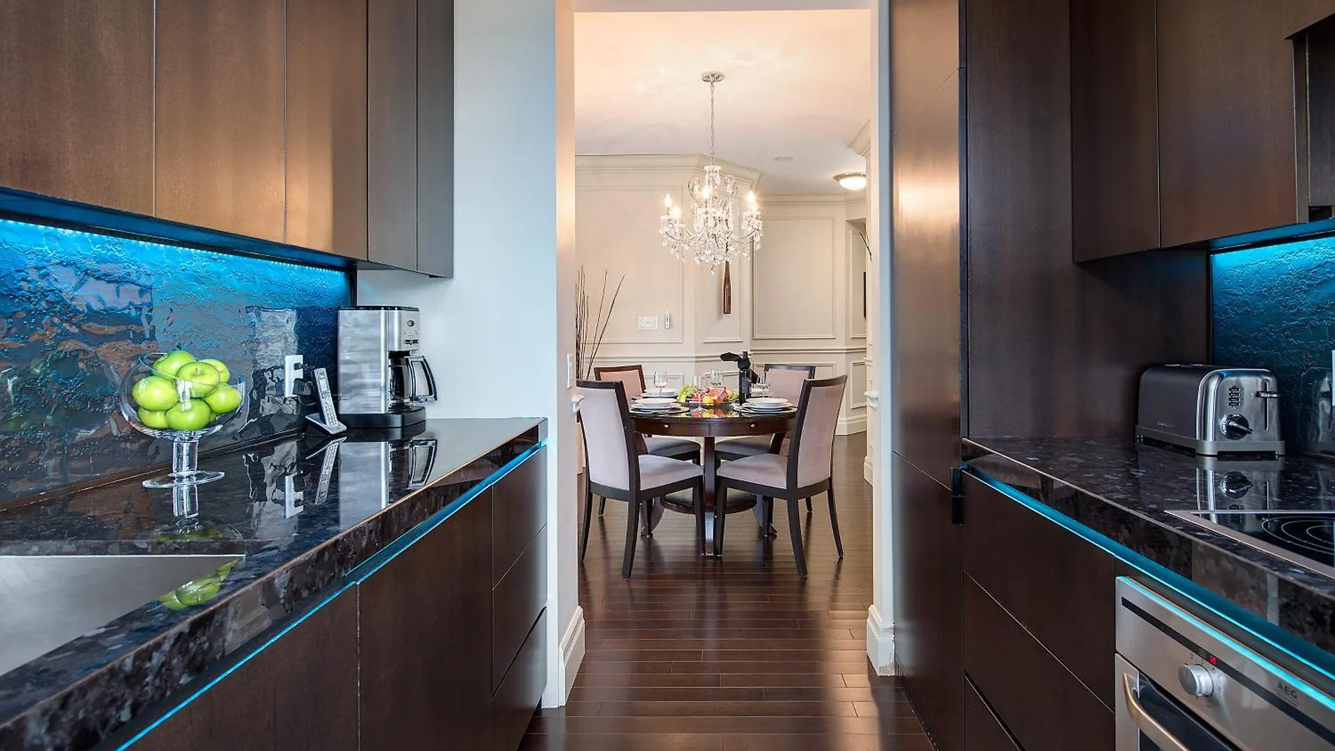 Sky Suites Yorkville Toronto Aparthotel